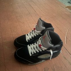 Jordan 5 metallic BLACK SIZE 10 MENS