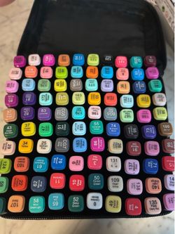 Hundred piece double head marker collection