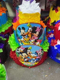 Mickey and friends pastel piñata