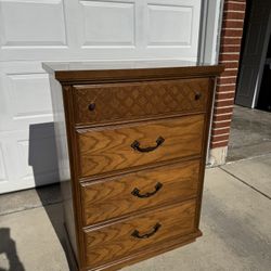 Basset vintage 4 drawer all wood dresser