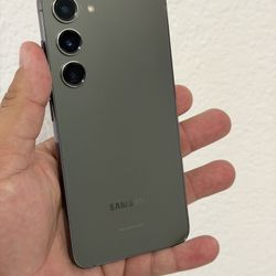 Galaxy S23 128gb Green Color Unlocked For All Carrier Scratches On Screen 