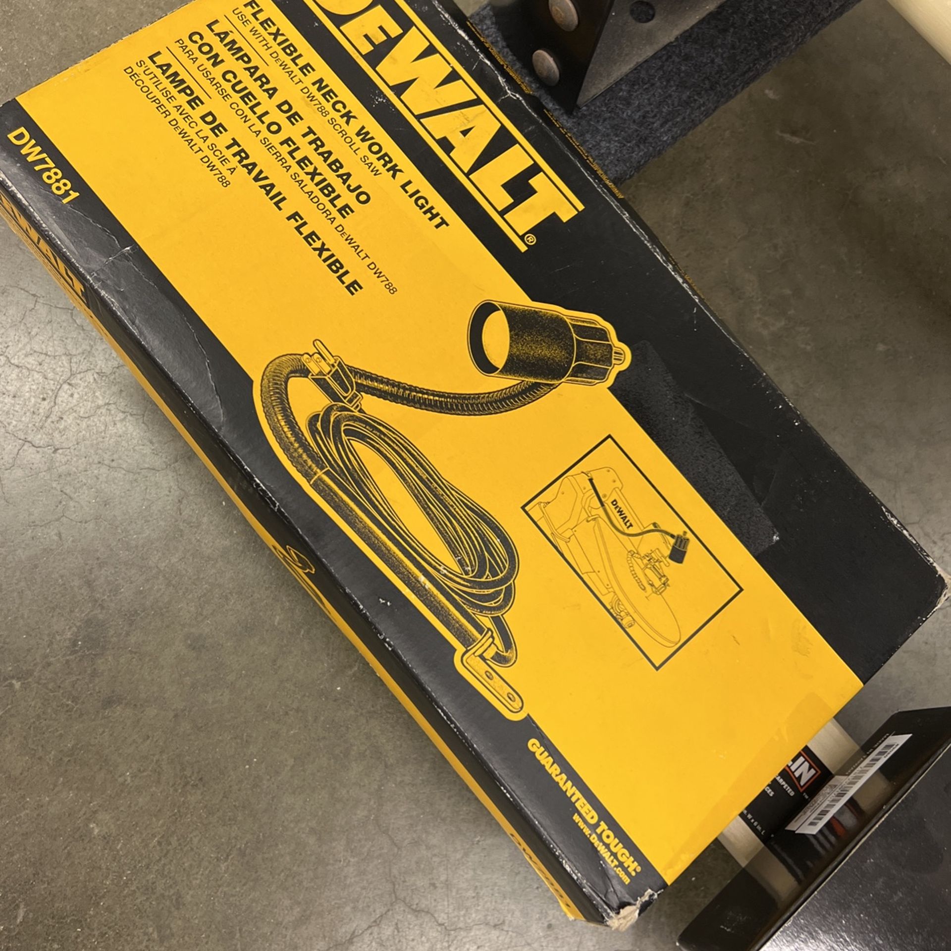 DeWalt Scroll Saw DW788 With Stand DW7880, Light DW7881, Electric Foot