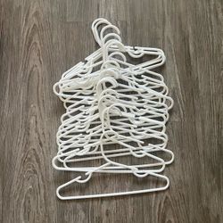 100+ kids hangars, white