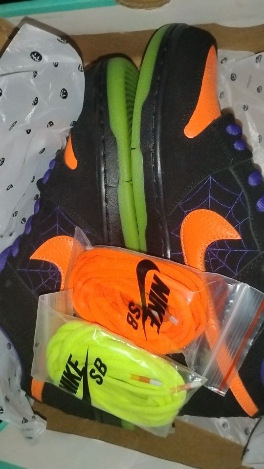 Night Of Mischief Size 10 Dunks