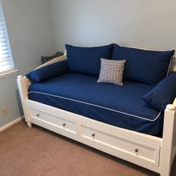 Day Bed 