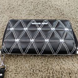 BRAND NEW MICHAEL KORS WRISTLET 