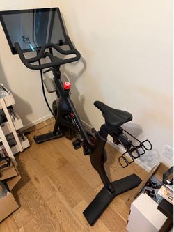 Peloton Bike 3rd Gen (barely used)