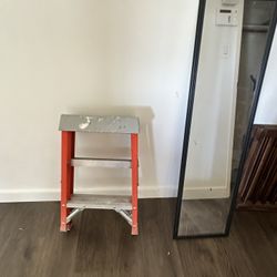 LOUISVILLE 2Ft Ladder 