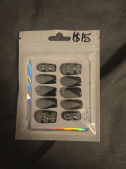 Small custom press ons