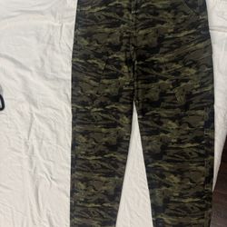 Levi’s Camo Cargo Pants Men’s 