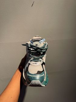 Balenciagas includes box