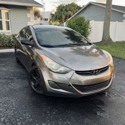 2013 Hyundai Elantra 
