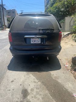 2004 Chrysler Town & Country