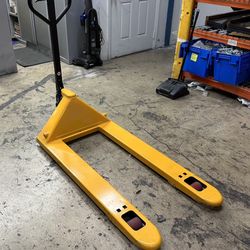 Pallet Jacks 