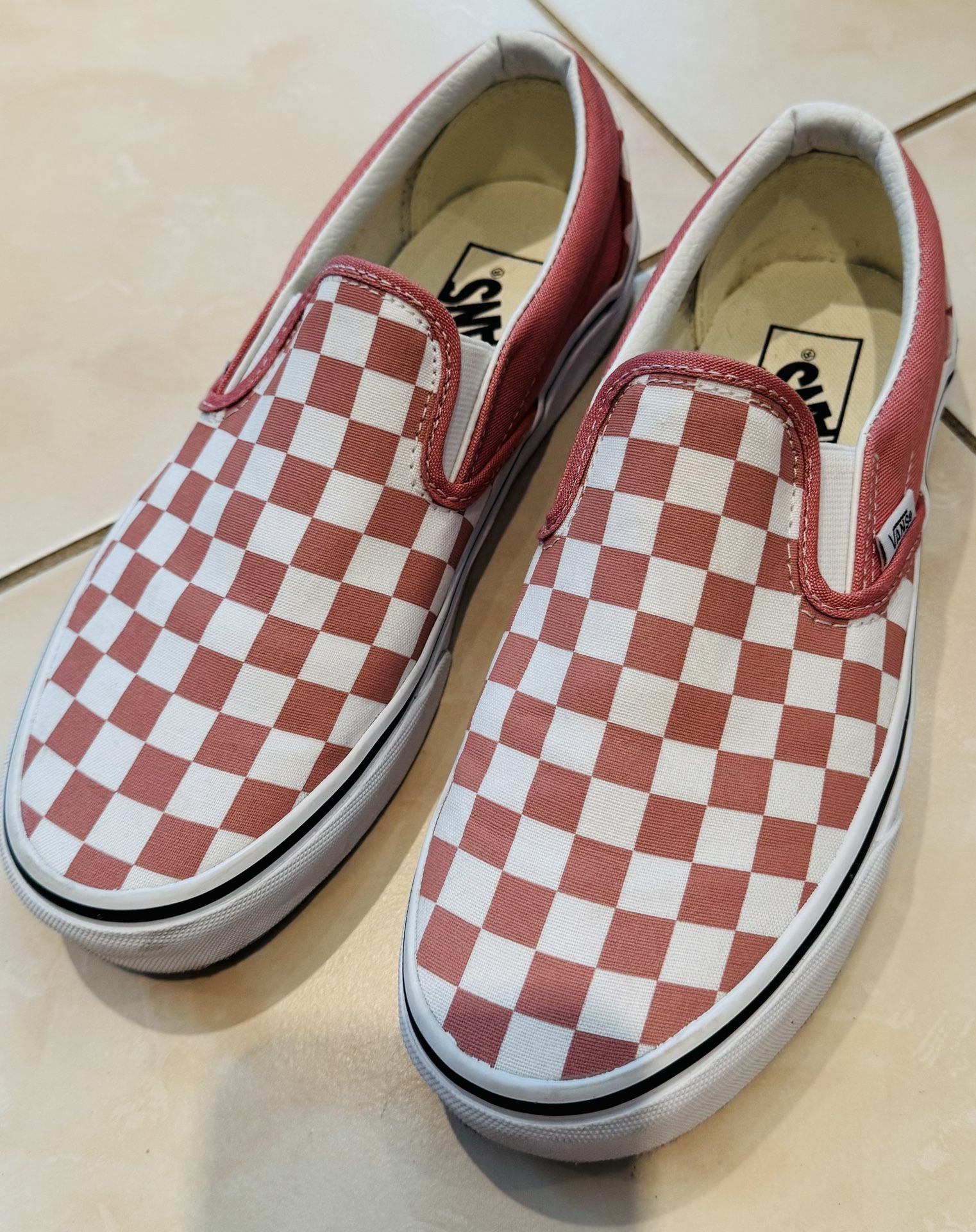 VANS Checker Women’s slip-on sneakers - Size 7