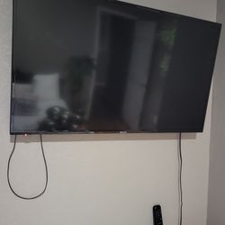 Hisense Smart TV GREAT conditions!!