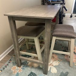 Table & 4 Stools