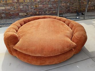 Like new circular couch