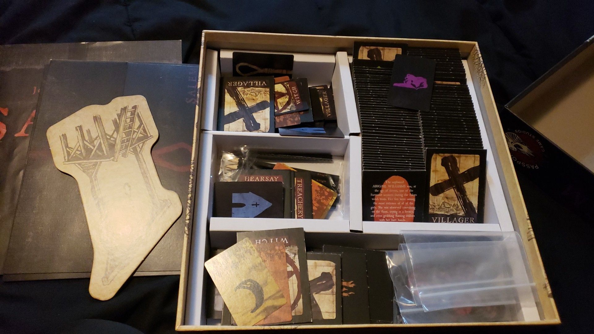 Salem board game complete