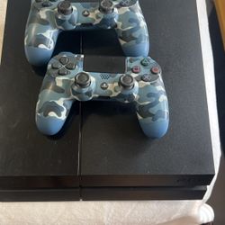 PS4 With 2 Controllers 