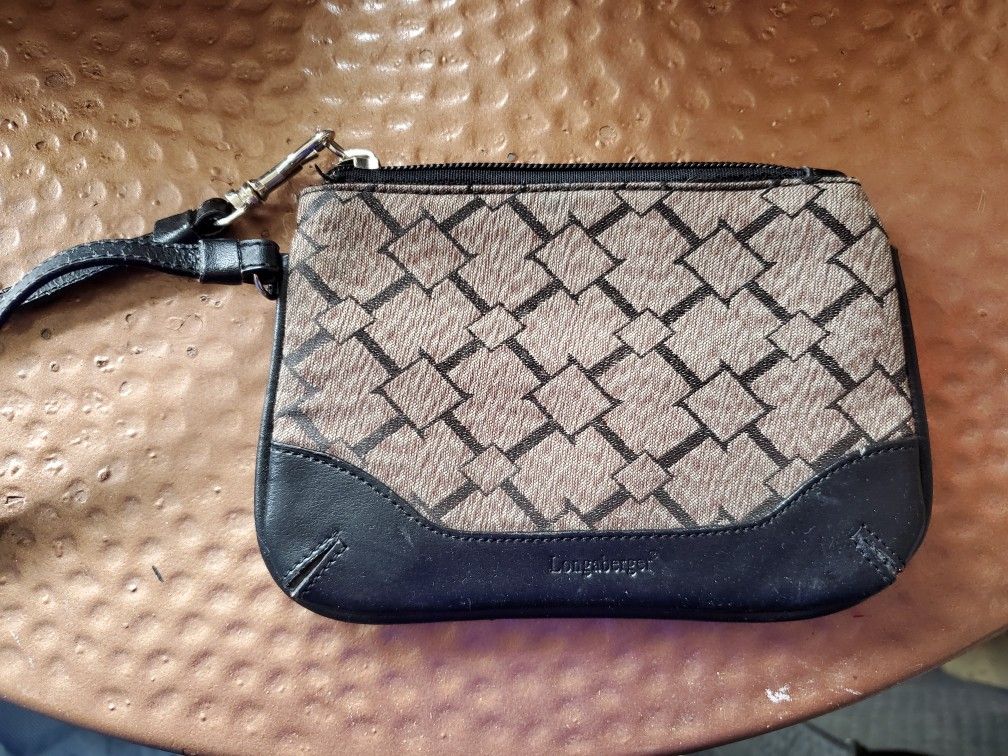 Loganberger Wristlet