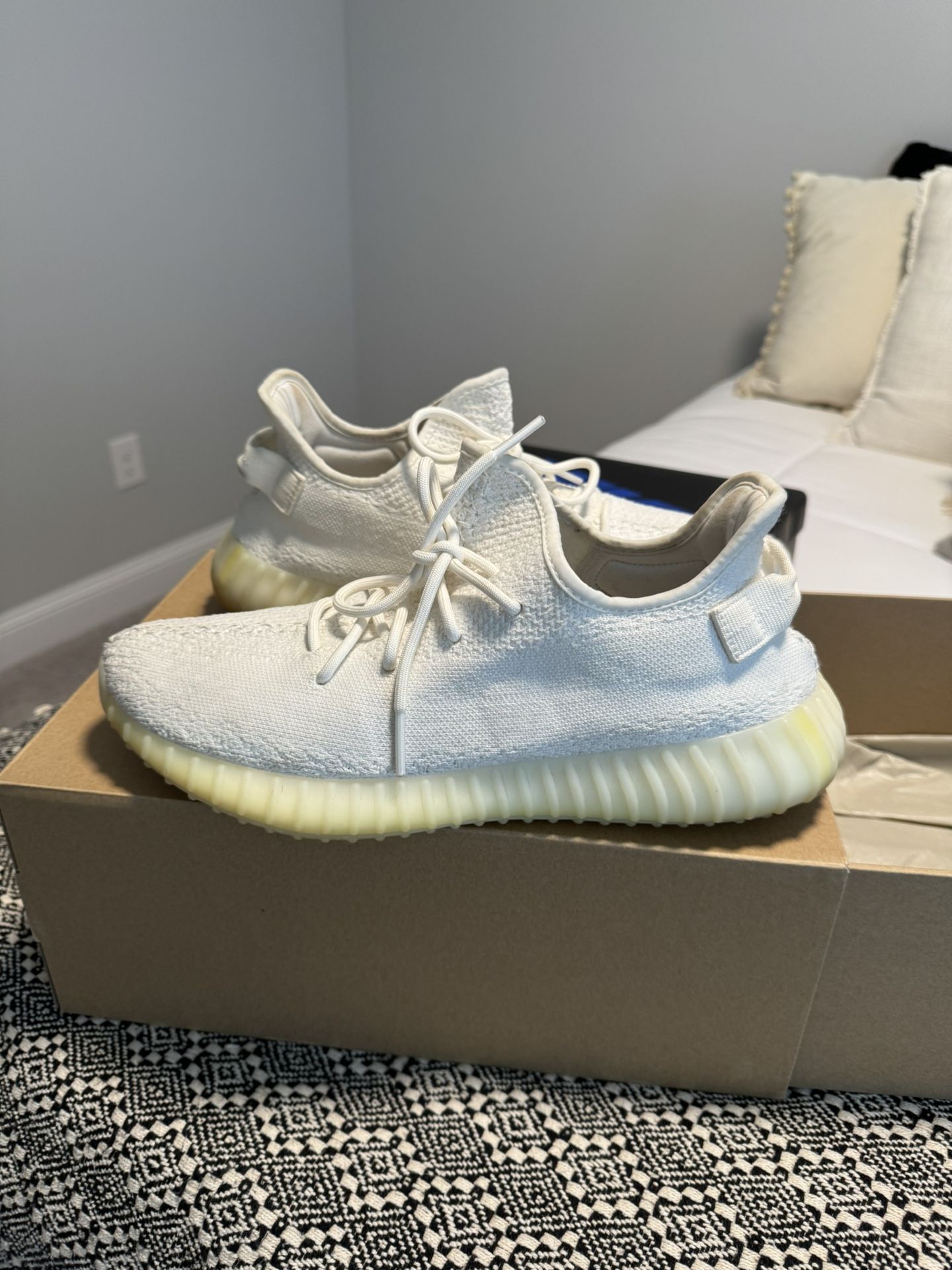 Yeezy Boost Cream V2 Size 12 
