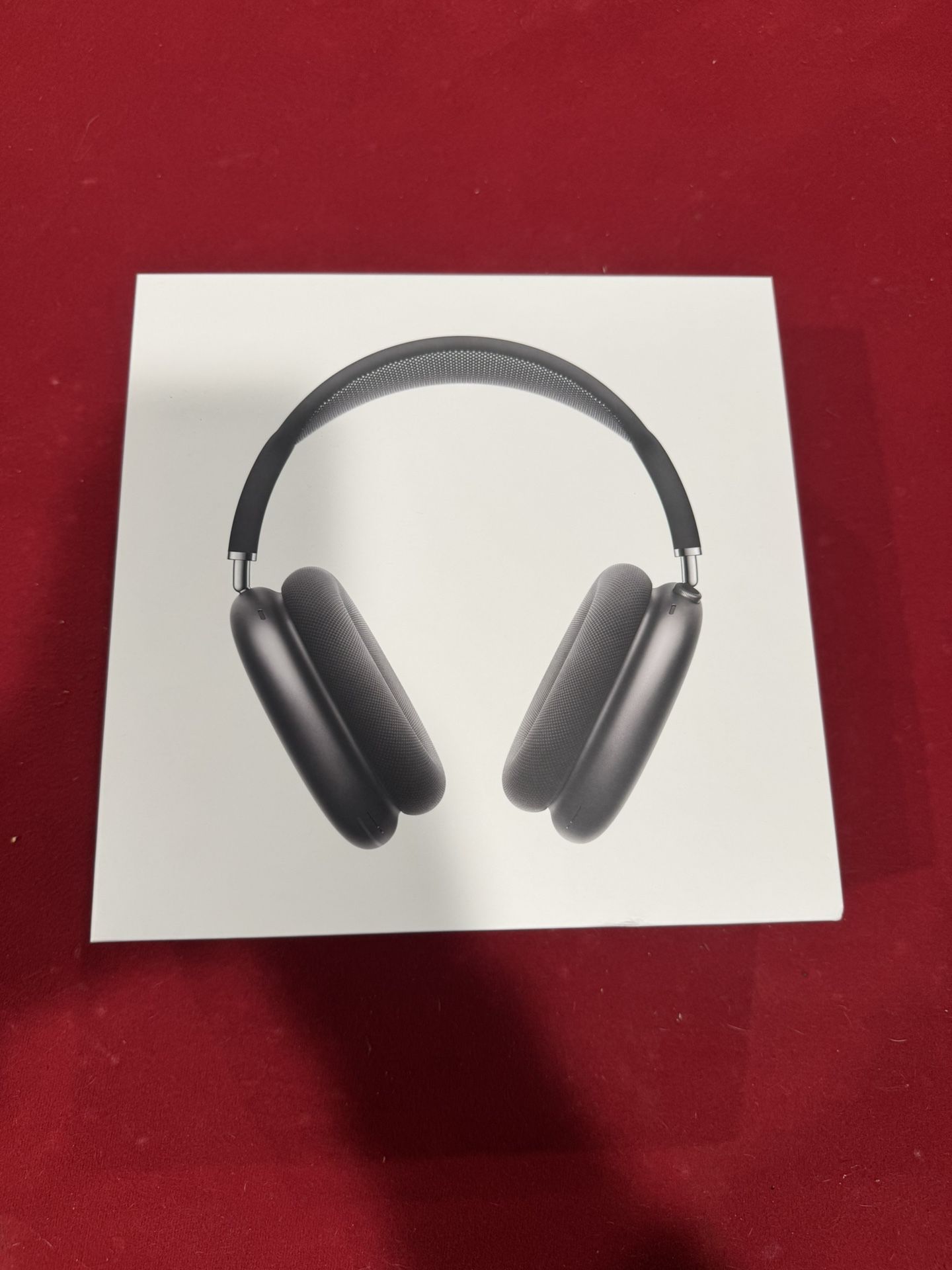 Airpod Maxes Lightning Port Space Gray