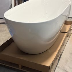 Kohler Free Standing Soaking Tub