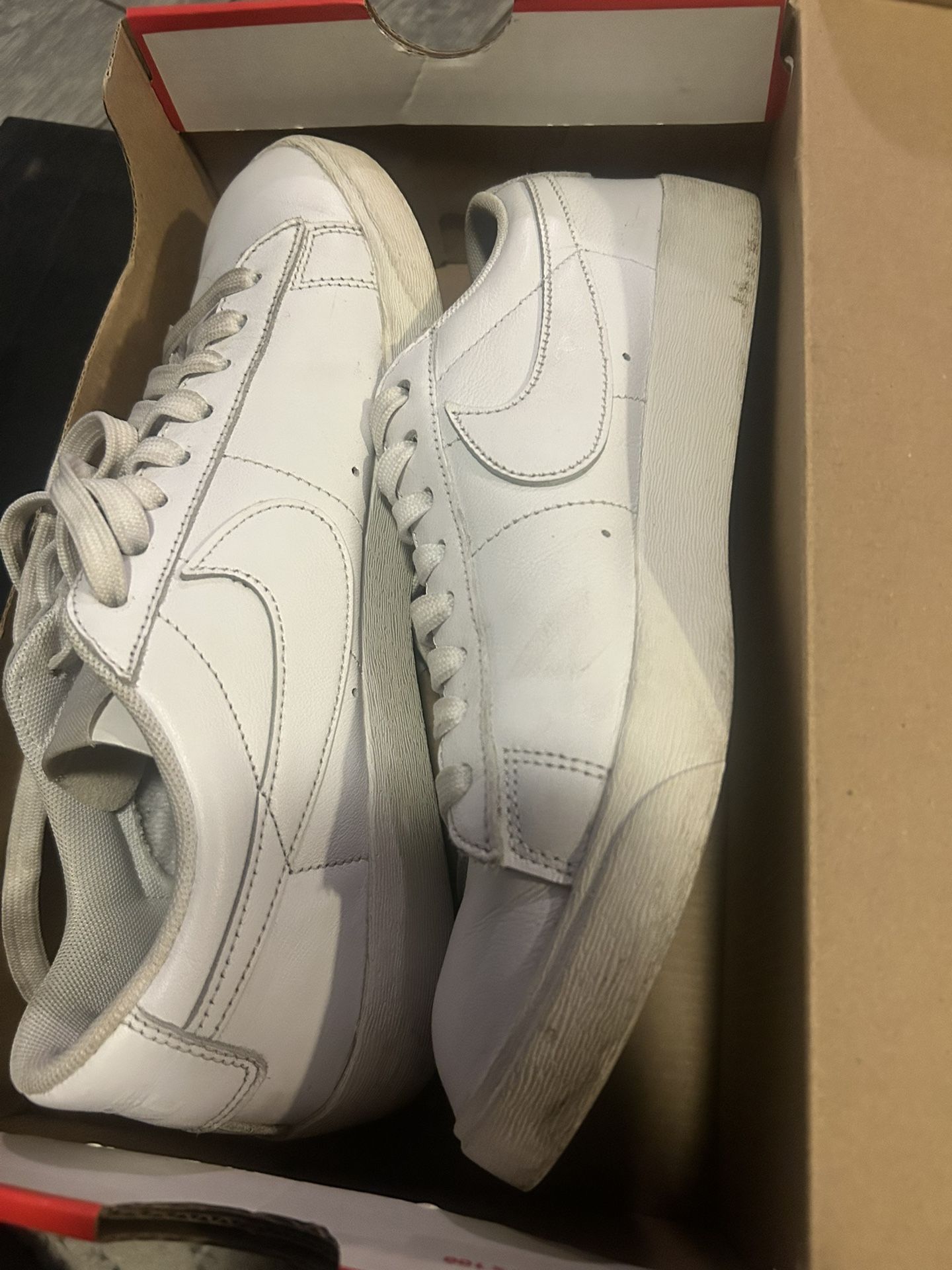 Woman’s Nike Low Blazers 