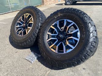 Toyota Tacoma and Toyota tundra wheels LT285/70/17” bfgoodrich