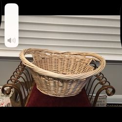 Large Wicker Basket(New) (Free Delivery 5 Locations)