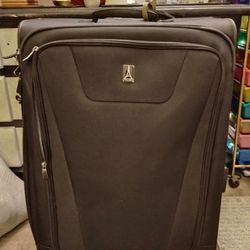 Travelpro 25 Inch Spinner Luggage Max Light Carry-on Roller Board