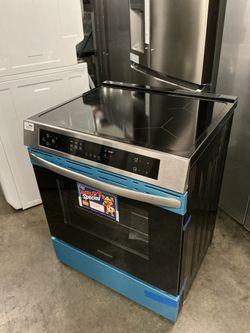 Frigidaire FCFI3082BS Induction Range (Open Box / Scratch & Dent)