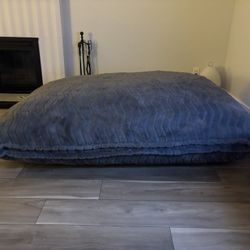 Oversized Pillow Lounger 