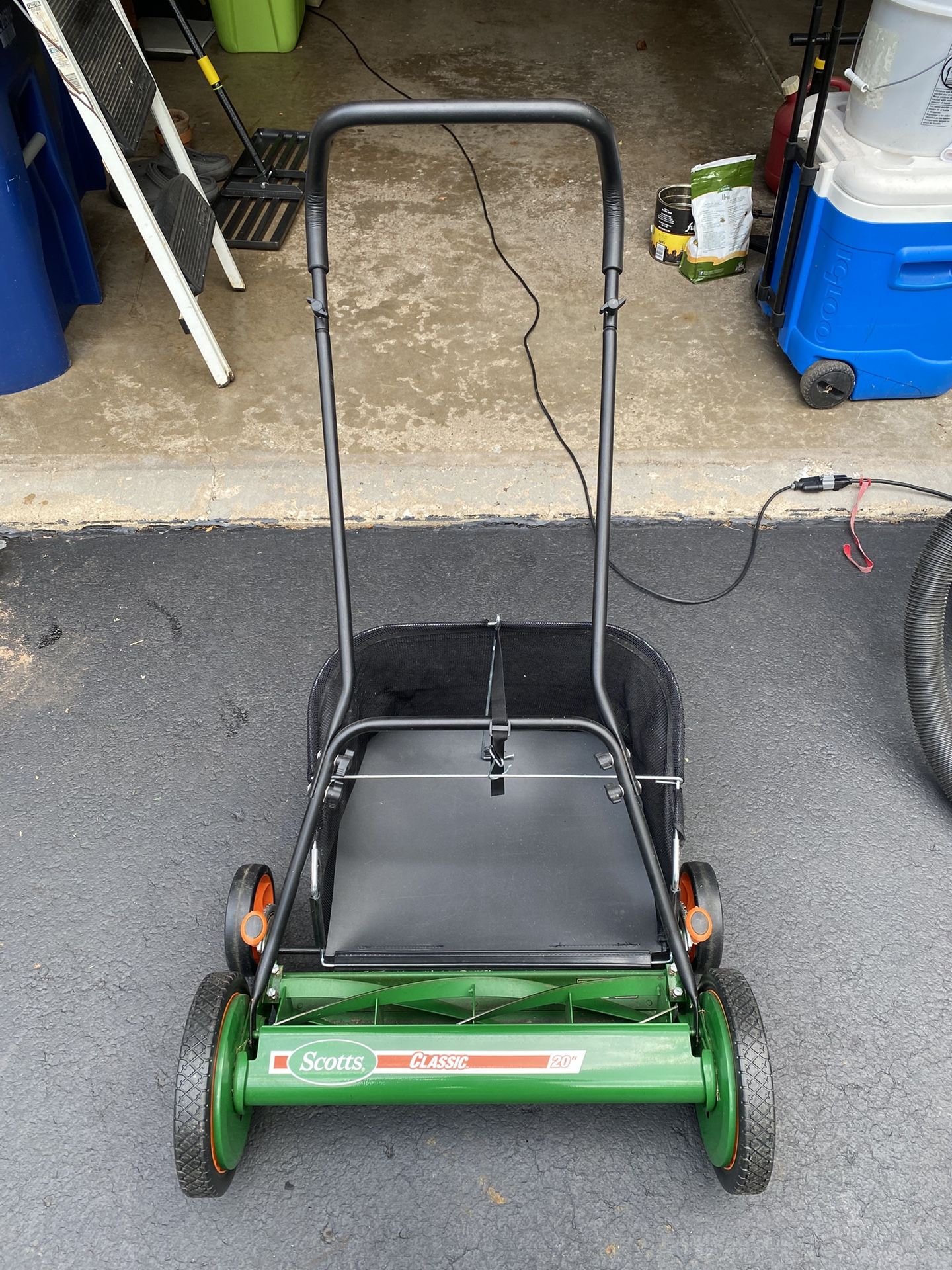 Scott’s Classic 20 Inch Mechanical Lawn Mower