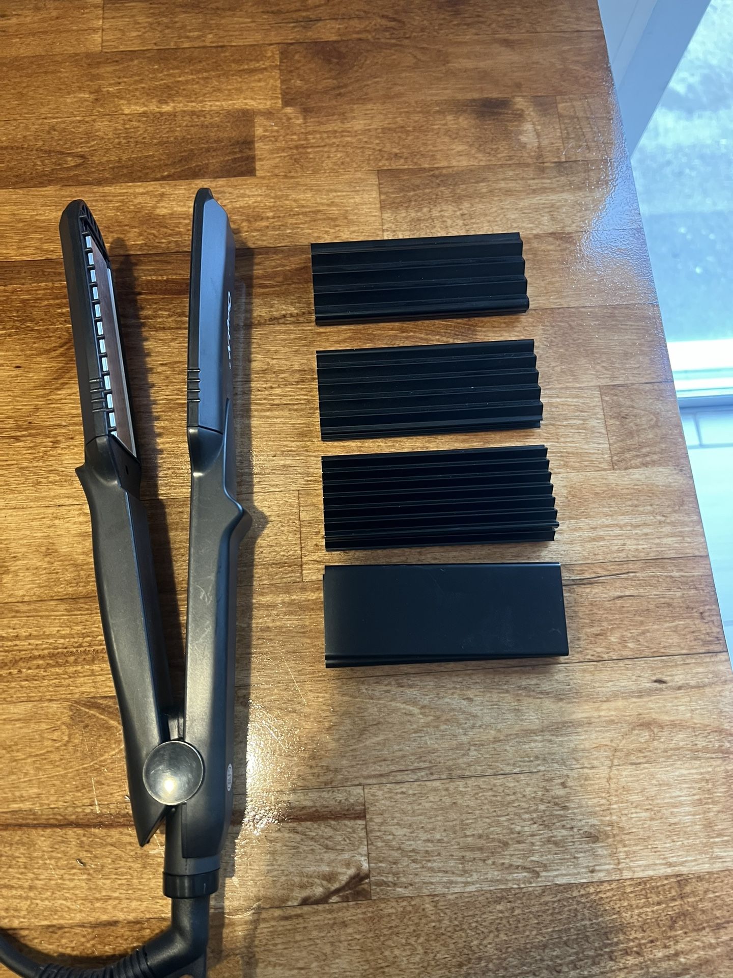 Straightening/Crimping Iron: multiple plates