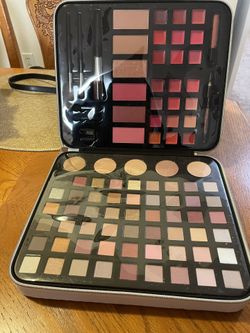 Macys  Glam Case Make Up Kit