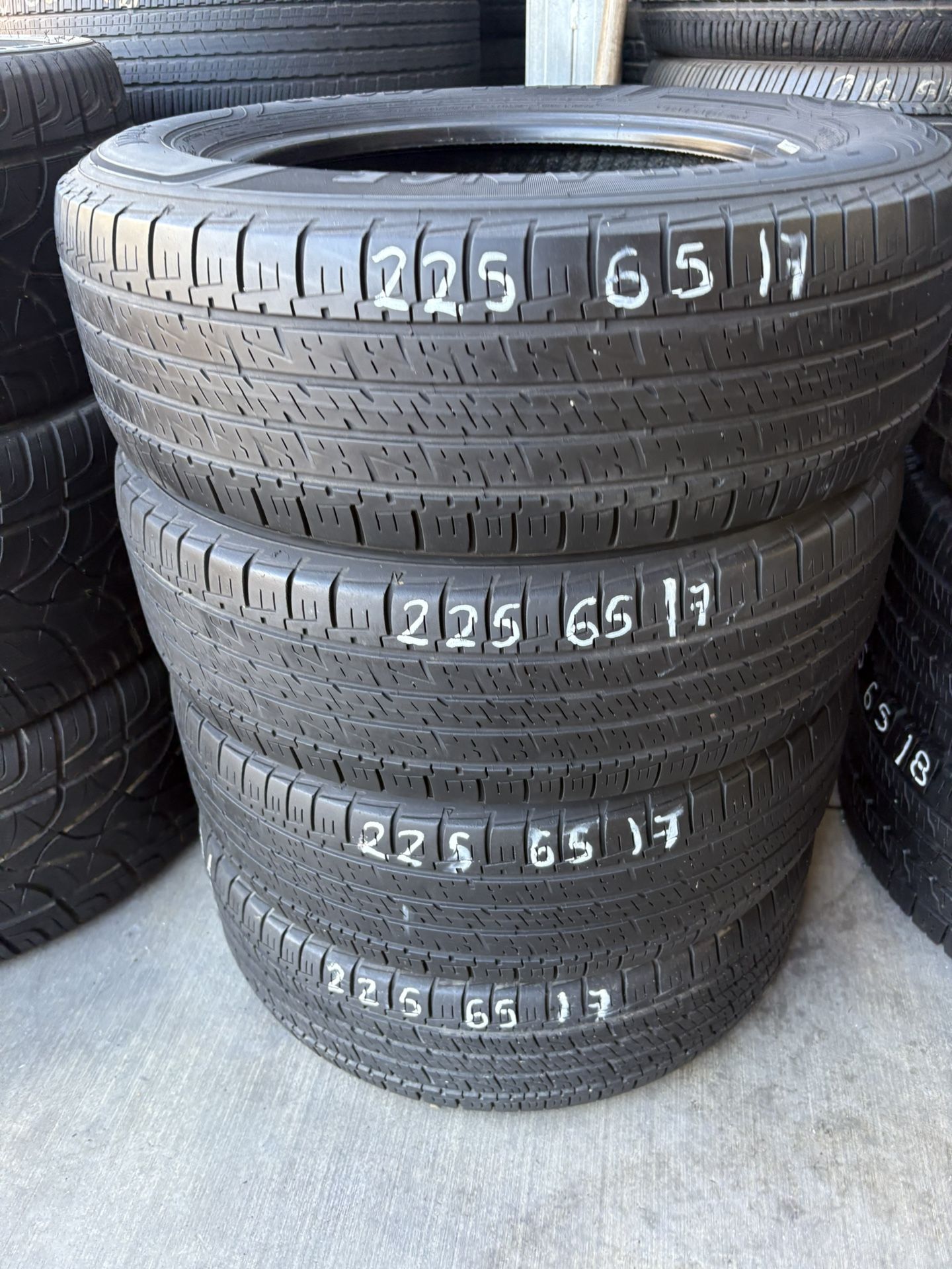 225/65r17 Goodyear Tires In Great Shape