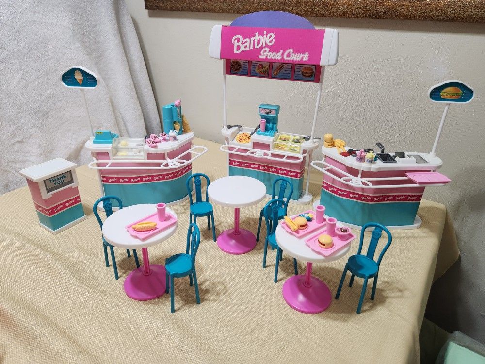 RARE 1995 Mattel Barbie So Much To Do Mall Food Court