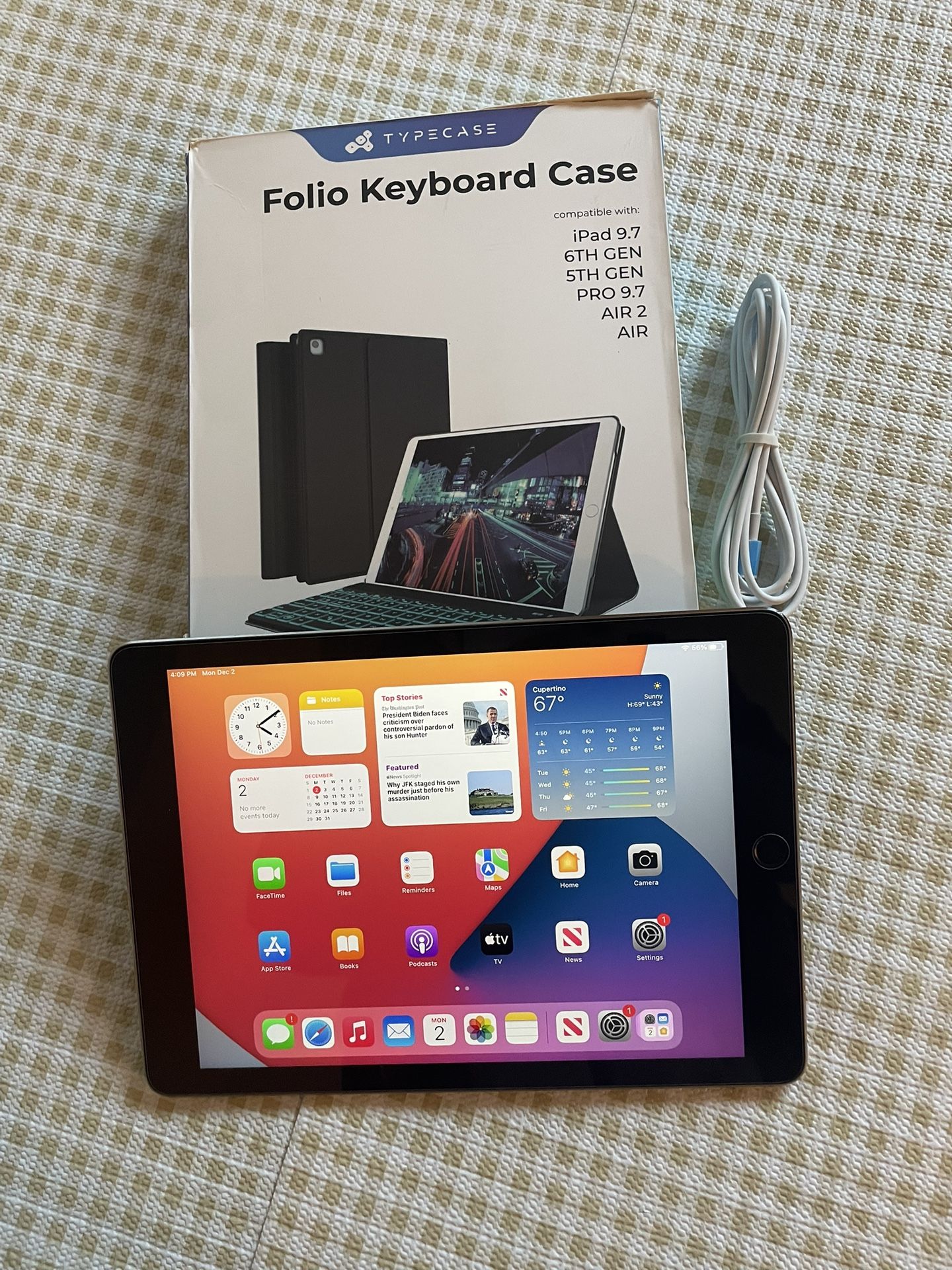 Apple iPad Air 2 64GB Keyboard And Cable