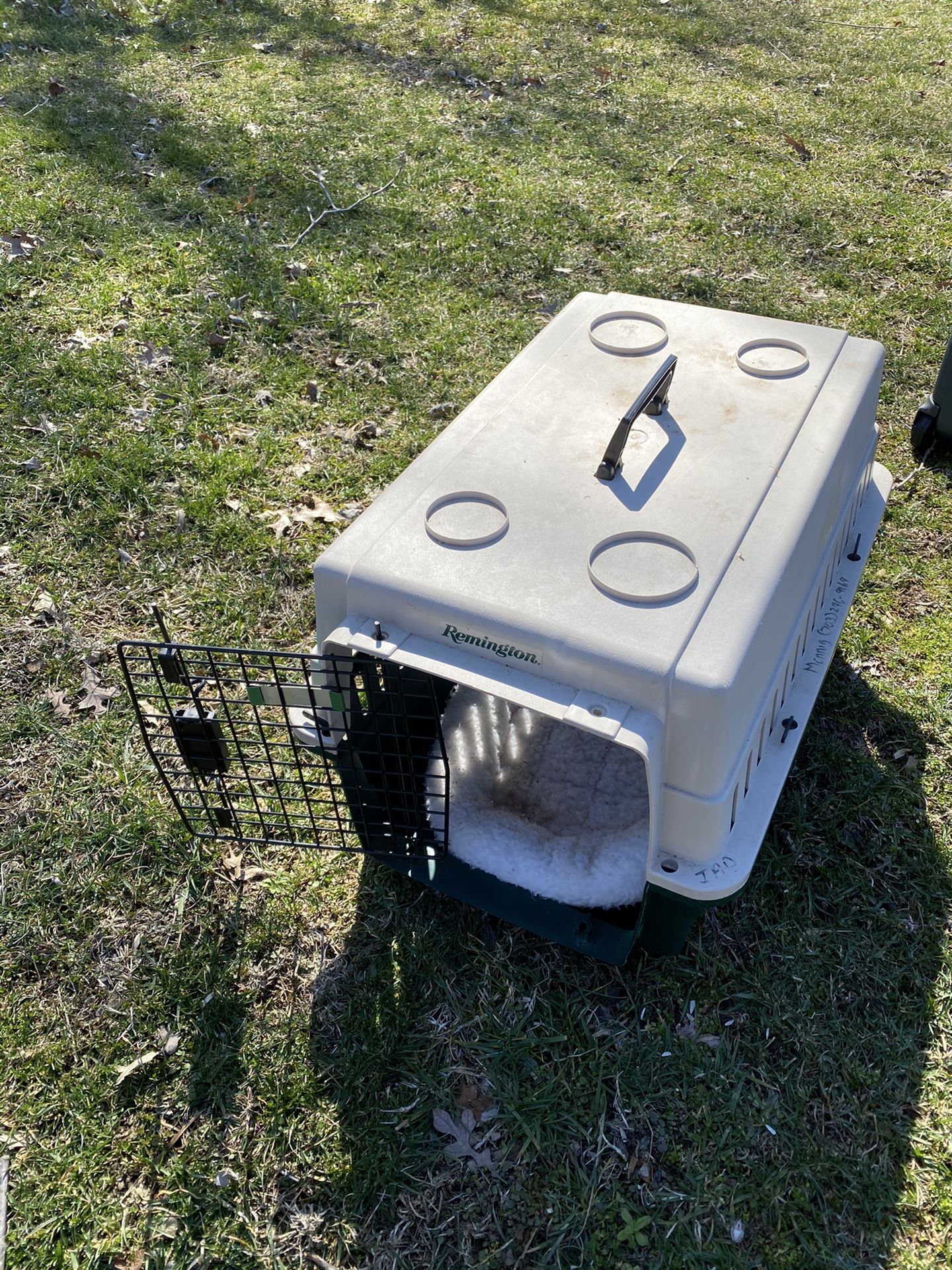 Small dog or cat crate