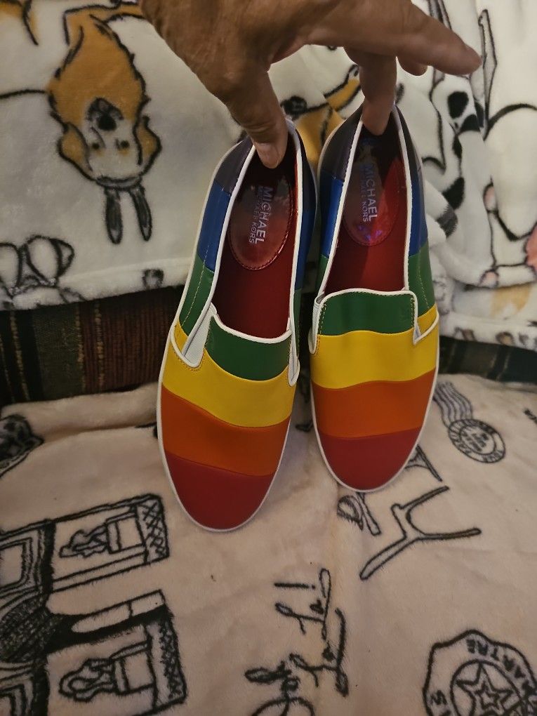 New Nvr Worn Sz8 Gymshoes Pride