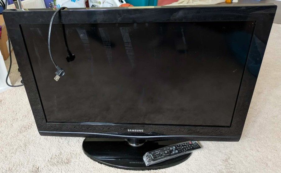 Moving Sale - Samsung 32" TV