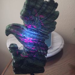 3.7 Lb (1659g)  Ruby In Zoisite Eagle With The Stand 