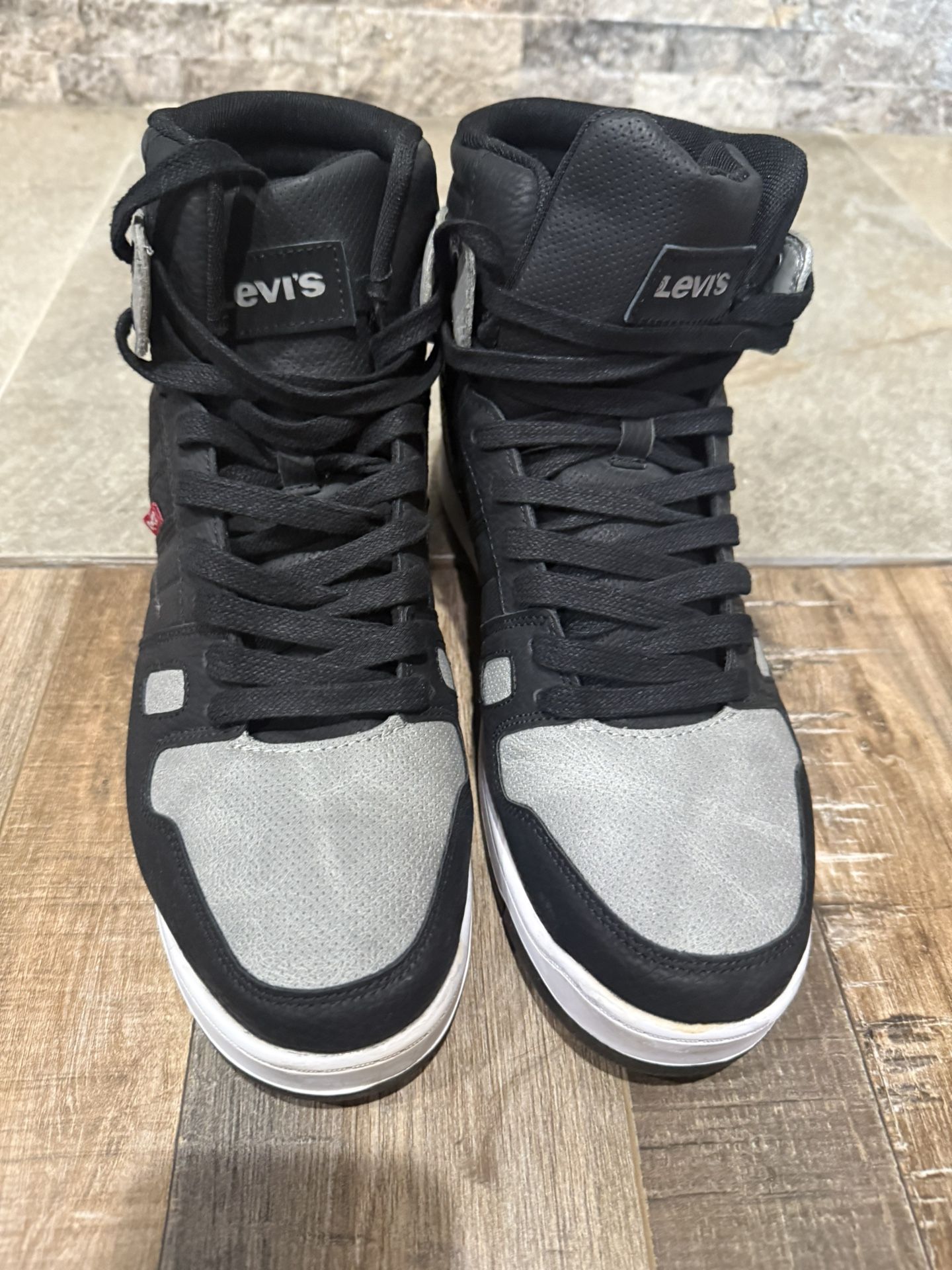 Levis Mans High Top Shoes