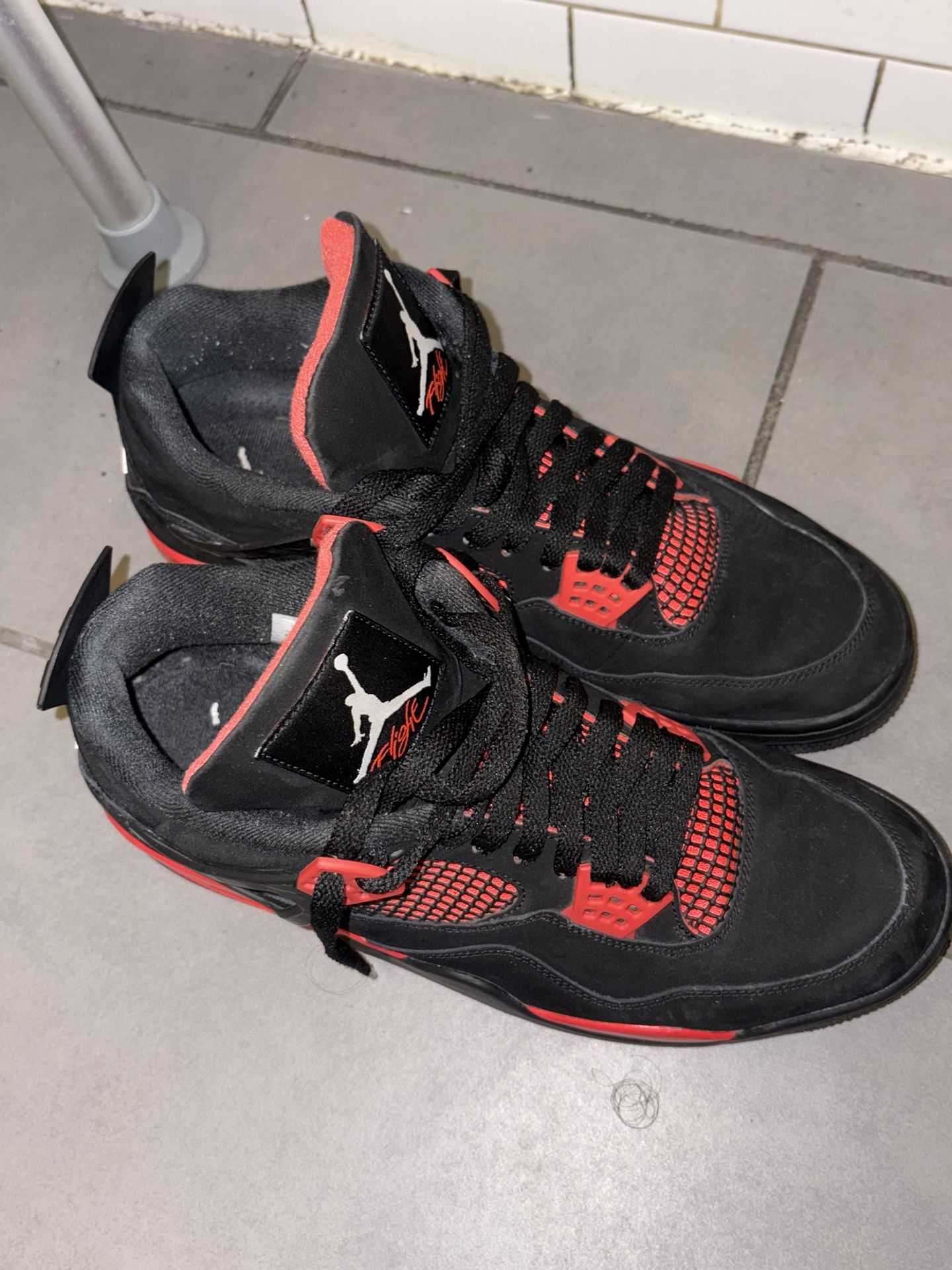 Jordan 4 Retro Red Thunder