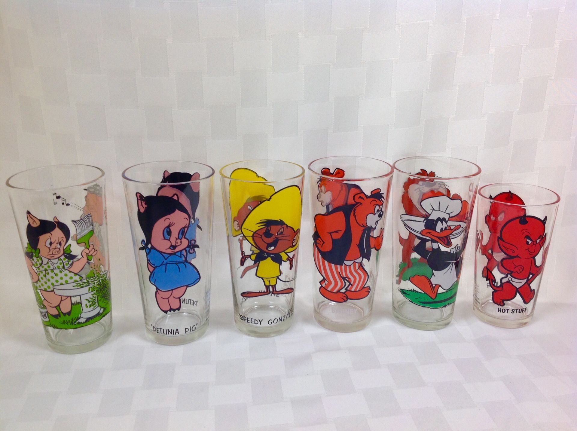 6 Looney Tunes vintage glasses from 70's Pepsi Collection, bright colors like new, Hot Stuff, Daffy, Taz, speedy, porky pig