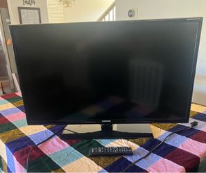 Samsung Flat Screen TV with Remote