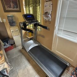 Vision T9200 Treadmill (PICK UP ONLY RESEDA)