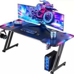 60" GAMING DSK